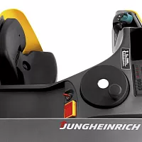 Тележка электрическая самоходная Jungheinrich ESE 320, 2000 кг, 1150 x 540 мм, Li-Ion с батареей 360 Ah
