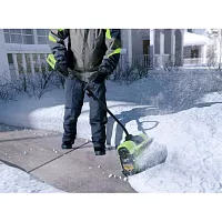 Снегоуборщик аккумуляторный бесщеточный Greenworks 60V, 30 см без АКБ и ЗУ