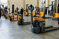 Тележка электрическая самоходная JHLIFT CBD 15 mini, 1500 кг, 1150 x 560 мм, Li-Ion с батареей 40 Ah