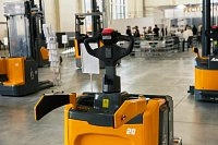 Тележка электрическая самоходная JHLIFT CBD 30X-S, с местом оператора, 3000 кг, 1150 x 540 мм, интегрированная Li-Ion батарея
