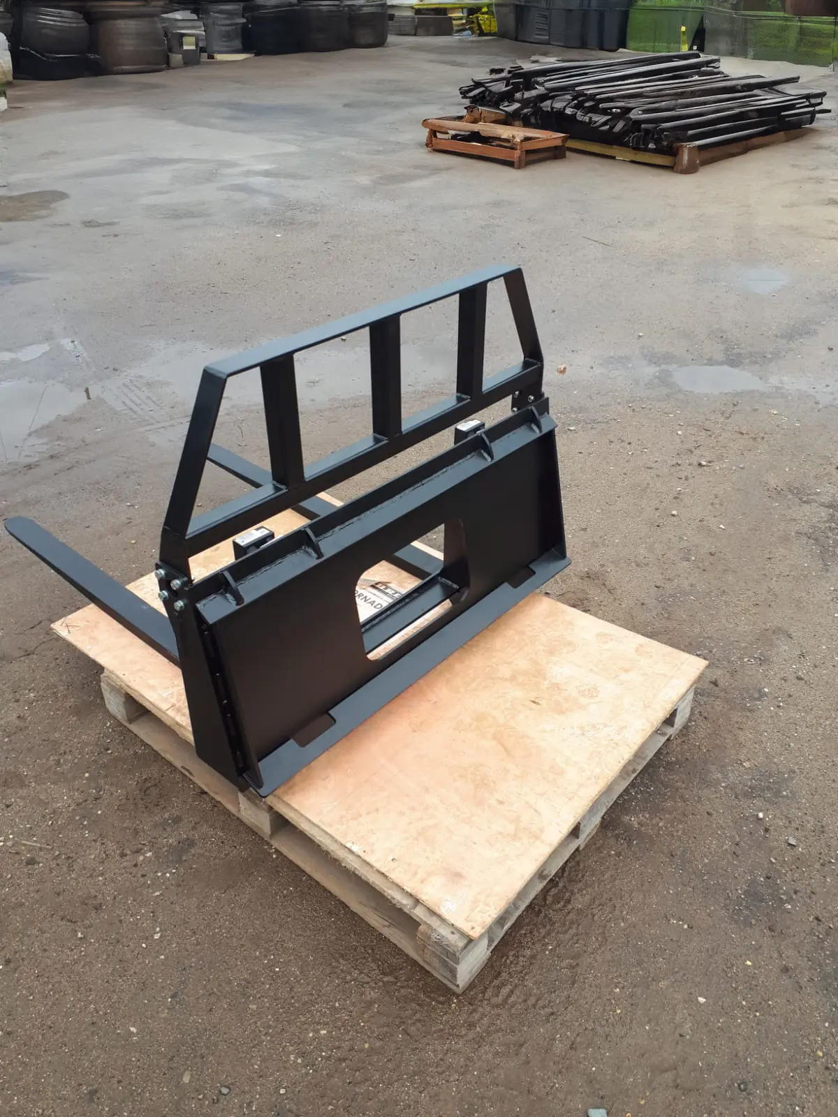 Паллетные вилы FL 1500 с решеткой