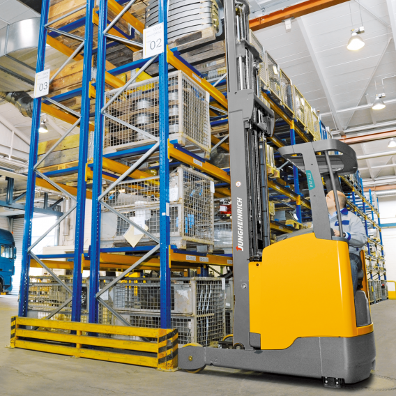 Ричтрак Jungheinrich ETV 214 DZ-GNE, 10700 мм с баком для воды