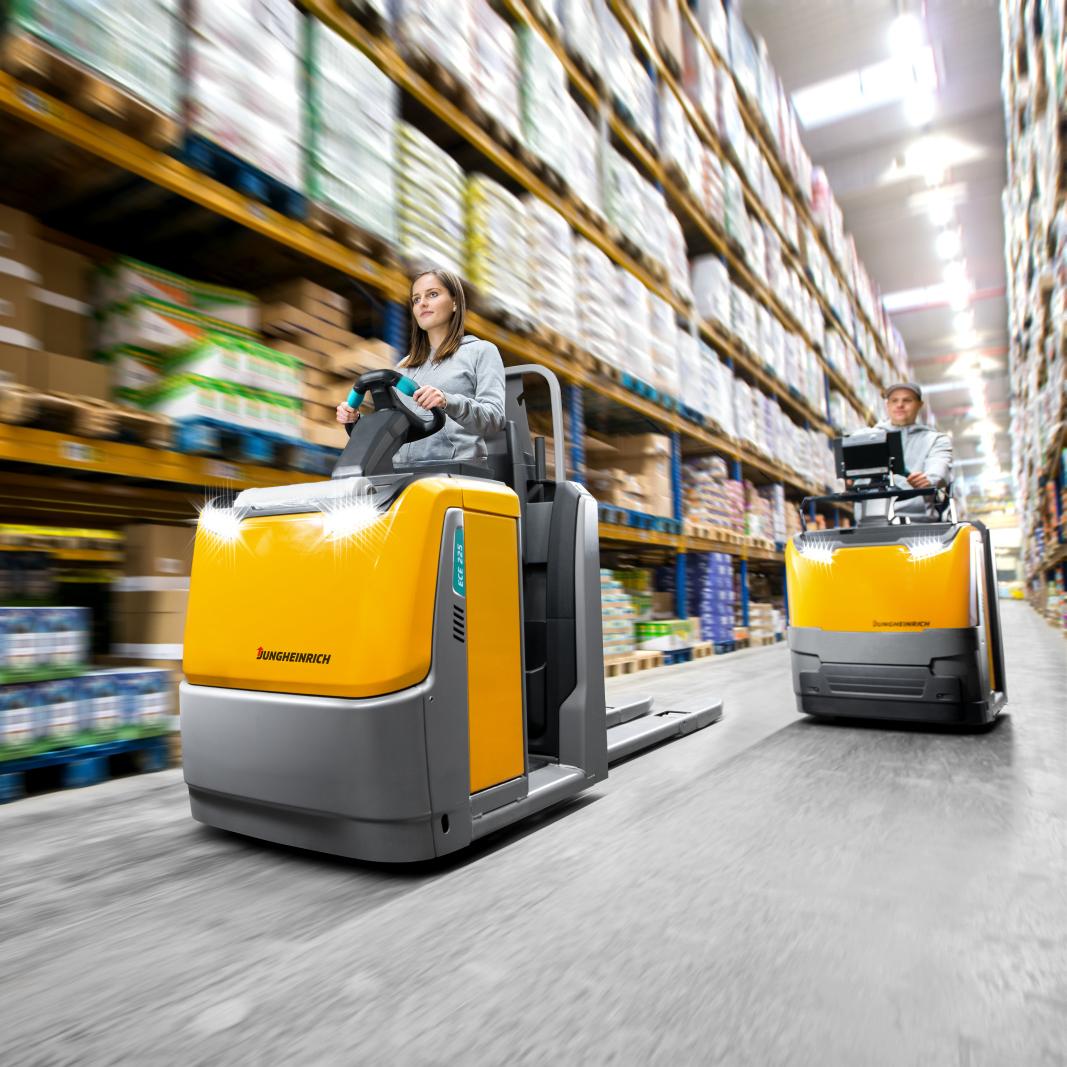 Комплектовщик заказов Jungheinrich ECE 220/225