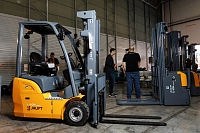 Электрический погрузчик JHLIFT CPDS 13-20 XC, трехопорный, с интегрированной Li-Ion батареей