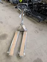 Гидравлическая тележка (рохля) из нержавеющей стали Jungheinrich AM I20, 2000 кг, 1140х520 мм, с нейлоновыми колесами