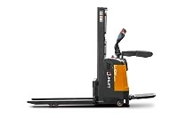 Штабелер электрический самоходный JHLIFT CDD 15 WHL с платформой оператора, 2500 мм, Li-Ion батарея