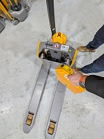 Тележка электрическая самоходная Jungheinrich AME 15, 1500 кг, 1150 x 540 мм, Li-Ion с батареей 36 Ah