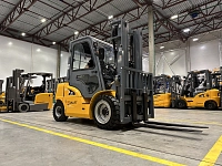 Четырехопорный электрический погрузчик JHLIFT CPD 15-38 ХE, 2500-7000 мм, с интегрированной Li-Ion батареей